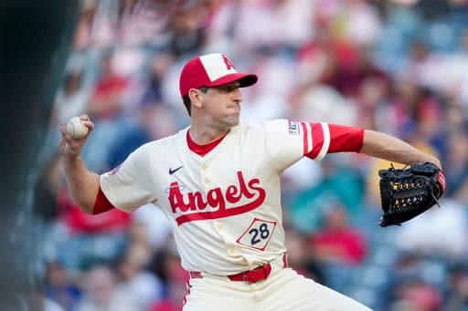 Kyle Hendricks picks up career win No. 100 as Angels beat the Mariners 5-4