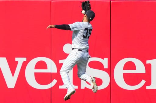 Yankees left fielder Cody Bellinger makes acrobatic catch to rob Marlins’ Xavier Edwards