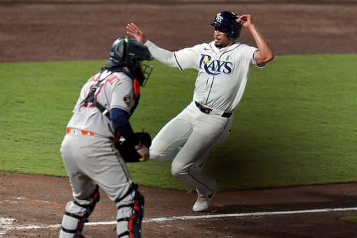 Taylor Walls hits sacrifice fly in 9th as Rays rally to beat Astros 3-2