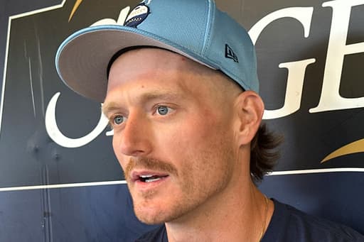 Brewers reliever Shelby Miller leaves game vs. Phillies with apparent injury