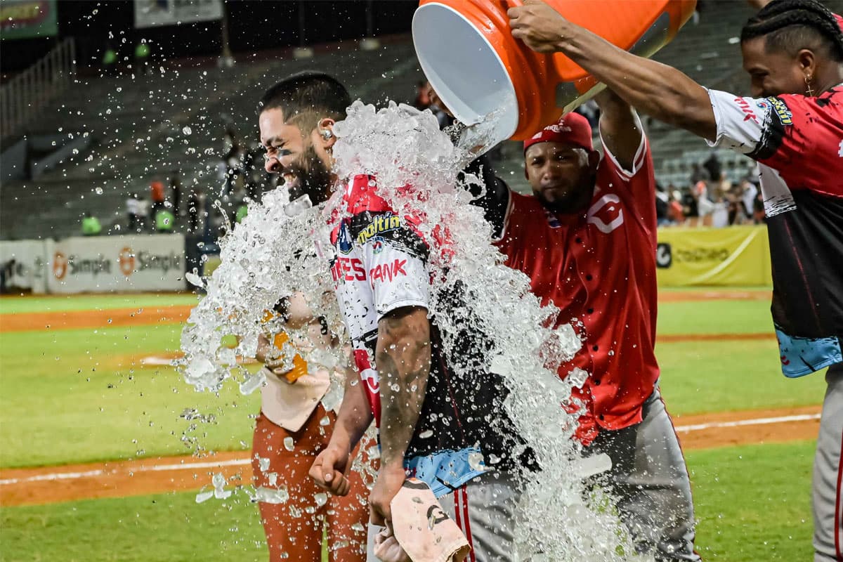 Winter Ball Playoffs: Cangrejeros de Santurce Clinch LBPRC Title; Navegantes de Magallanes Win Third Straight