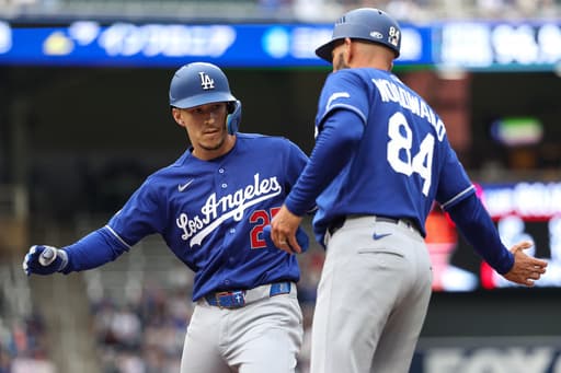 Dodgers pound out a season high-tying 17 hits in 12-3 win over Twins