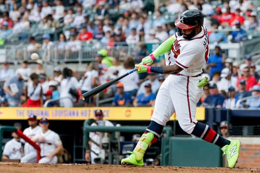 Chris Sale strikes out 11 as the Braves hit 4 home runs to edge the Padres 6-5