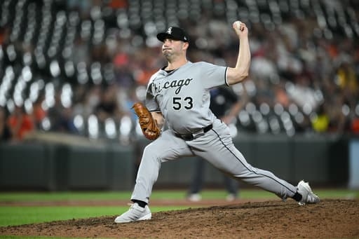 Pirates acquire Brandon Eisert, Jacob Gonzalez from White Sox in a trade that includes a draft pick