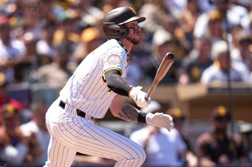 Jackson Merrill hits 2-run homer hours after Padres sign him to $135 million, 9-year contract