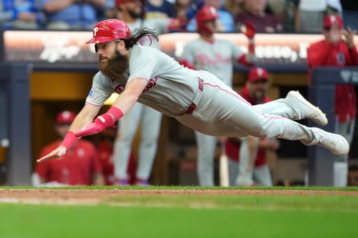 Phillies rally for 10-8 victory in Milwaukee as Brewers manager Pat Murphy gets ejected