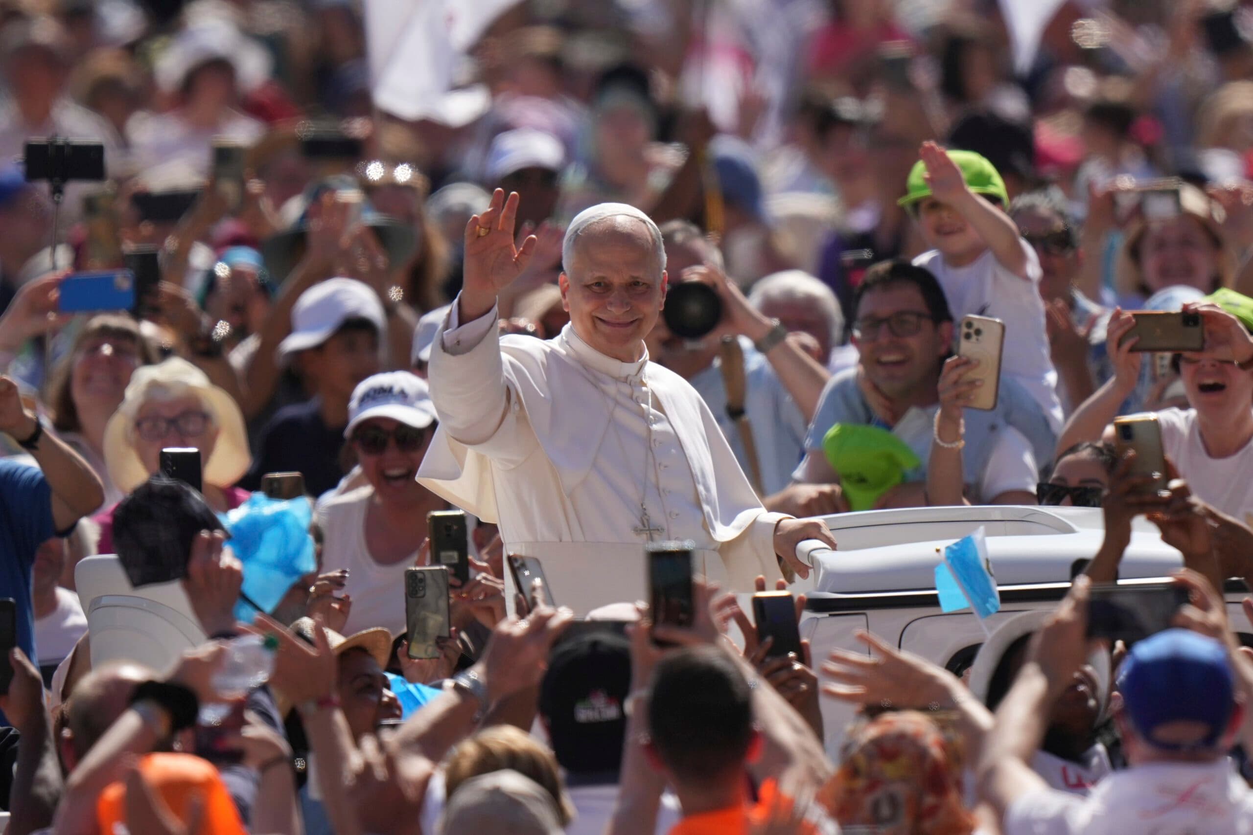 White Sox Fan Pope Leo Relishes Cubs’ NLDS Loss from Popemobile