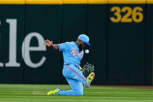 Rangers put struggling slugger Adolis García on IL and activate Evan Carter