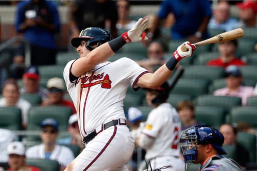 Braves catcher Sean Murphy will undergo season-ending surgery to repair a labral tear in his hip