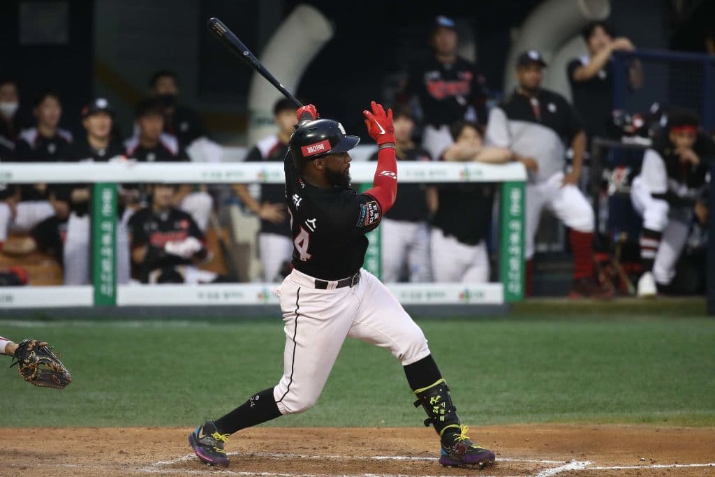 KBO News: Dinos Slugger Fractures Rib; All-Star Game This Saturday