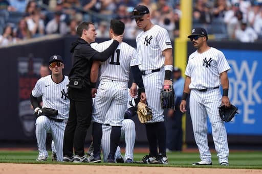 Yankees shortstop Anthony Volpe hurts shoulder, X-rays negative but could have more tests