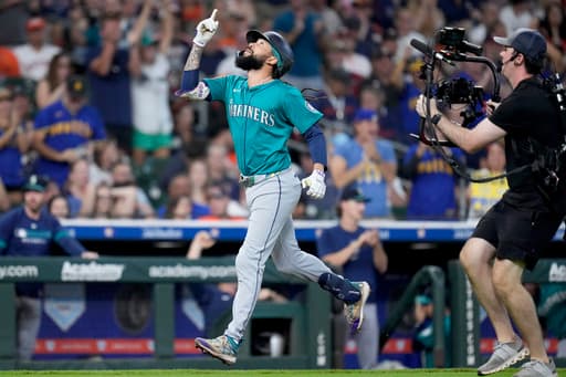 Crawford’s grand slam and Raleigh’s 58th homer lead Mariners to sweep over Astros