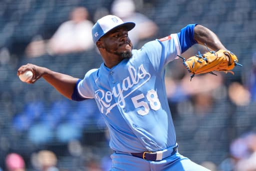 Perez drives in 2 as the Royals beat the Phillies 5-2 to end a 4-game losing streak