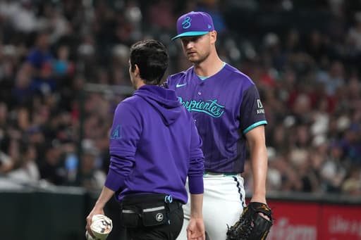 Giants open 3-game series against the Athletics