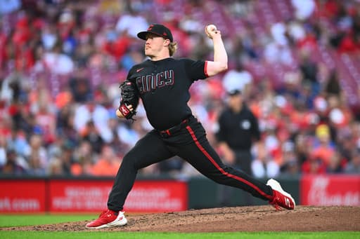 Lowe’s two-run walk-off HR lifts Reds to wild 9-8 win over Tigers