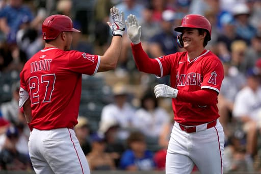 Rockies give outfielder Mickey Moniak $1.25M, 1-year deal after his release from Angels