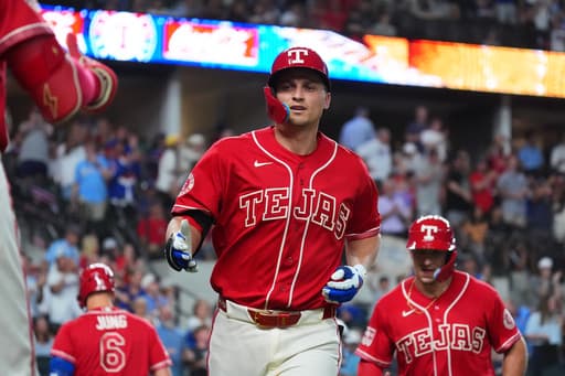 Corey Seager hits a 2-run homer in his Rangers return, snapping an 0-for-29 skid