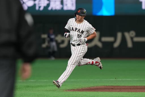 Japan finishes World Baseball Classic group unbeaten, tops Czechs 9-0 behind Murakami’s grand slam