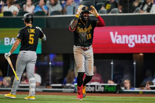 Cruz missile strikes top of right-field foul pole at 116.9 mph, hardest hit ball this season