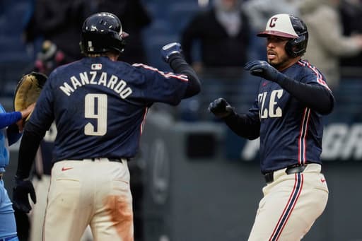 Gabriel Arias hits a 3-run homer to propel Guardians to 7-0 victory over Royals