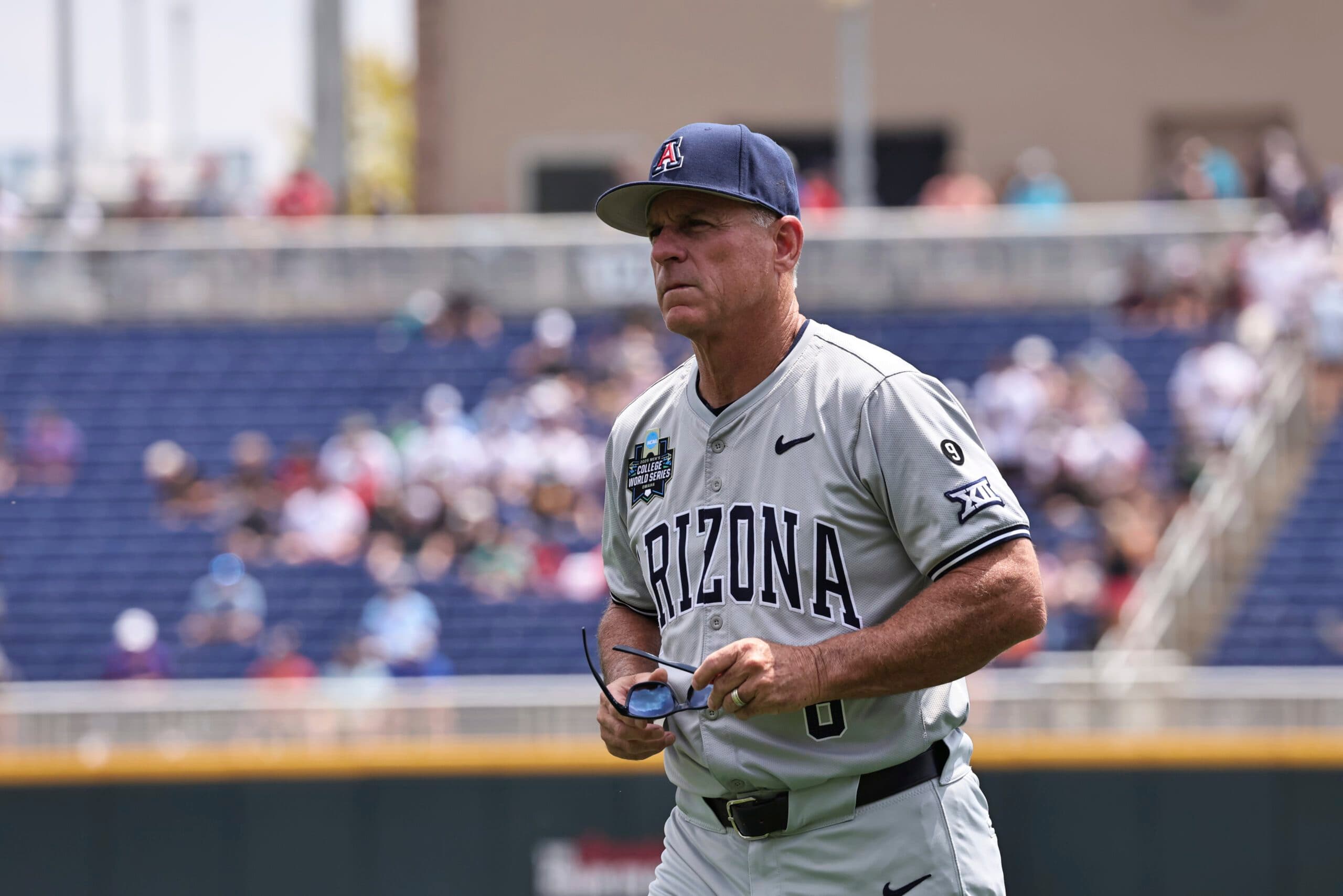 CWS: Louisville, Arizona Hunker Down For Elimination Game Sunday Afternoon