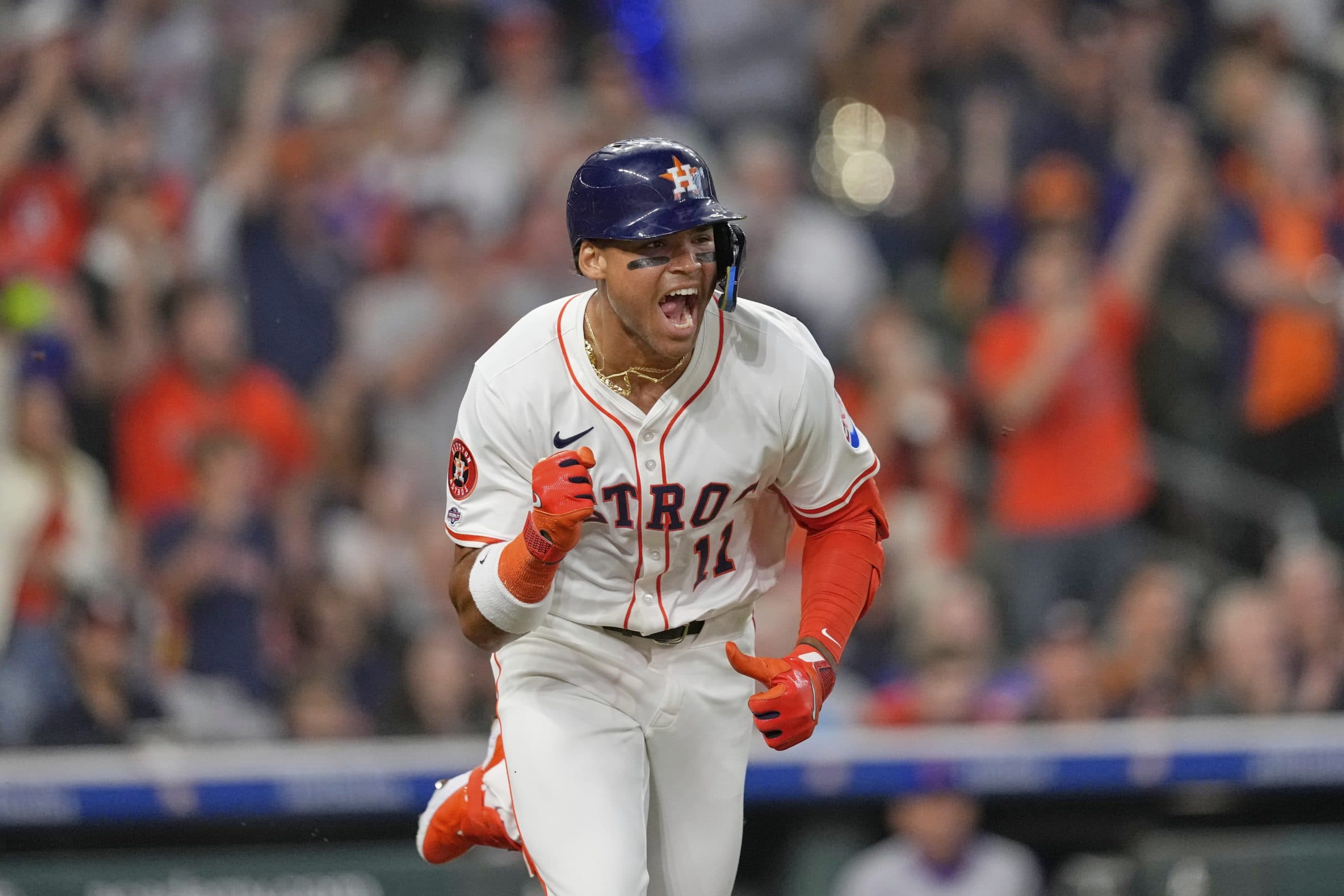 Touted prospect Cam Smith singles on first pitch he sees in MLB debut for Astros