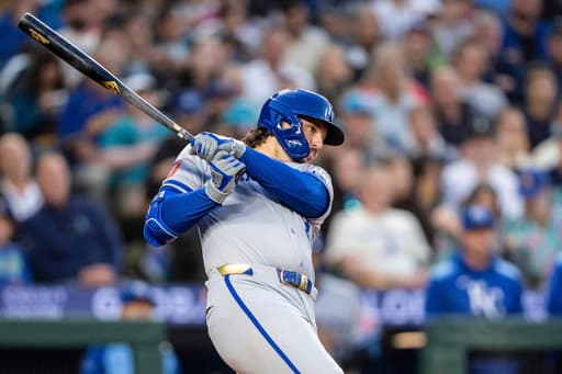 Pasquantino hits two-run single in 7th inning as Royals beat Mariners 3-2