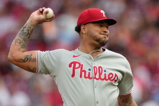Schwarber hits his 42nd homer in a 4-run 8th inning as the Phillies rally past the Reds 4-1