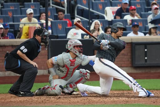 Triples by Lindor and Soto lead Mets past Phillies 6-2 to snap 7-game skid and give Green 1st win
