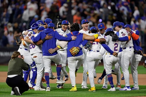 Baty leads power surge as Mets beat Padres 8-3 in series opener between NL playoff contenders