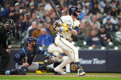 Milwaukee Brewers use 6-run 8th inning to power past Tampa Bay Rays 8-2