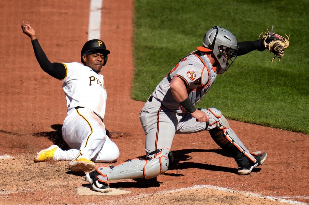 Pirates 3B Ke’Bryan Hayes scratched with lower back tightness. Grandal starts rehab assignment