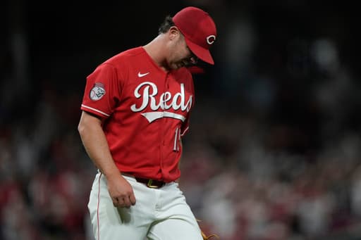 Reds closer Emilio Pagán is feeling better after injury scare