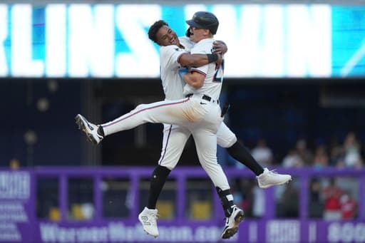 Stowers hits run-scoring single in 9th to lift Marlins to 5-4 win over Pirates