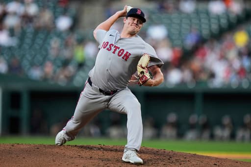 Red Sox pitcher Richard Fitts put on 15-day injured list with right arm neuritis