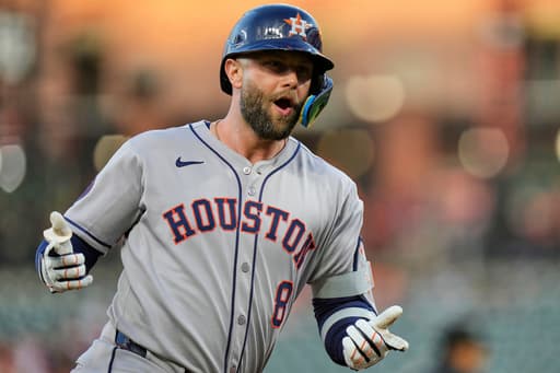 Walker and Diaz hit HRs, Sánchez goes 5 for 5 as Astros beat Orioles 7-2 to end 4-game skid