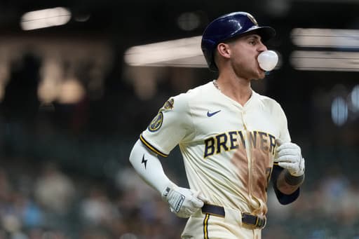 Turang’s leadoff homer lifts Brewers over Pirates for 10th straight win