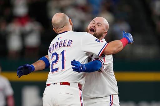 Burger hits HR in 10th as Rangers end 4-game skid with win over Diamondbacks