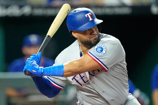 Díaz and Burger lead the Rangers to a 6-4 win over the Royals in 10 innings