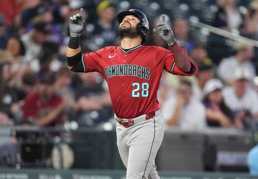 Eugenio Suárez homers twice to reach 300 in the Diamondbacks’ 14-8 victory over the Rockies
