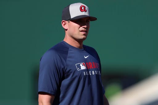 Braves’ Austin Riley leaves game against Cardinals with abdominal tightness