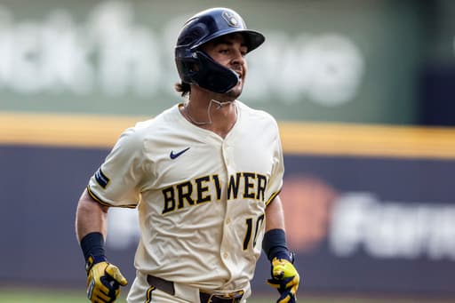 Brewers extend winning streak to 11 games with win over Paul Skenes, Pirates