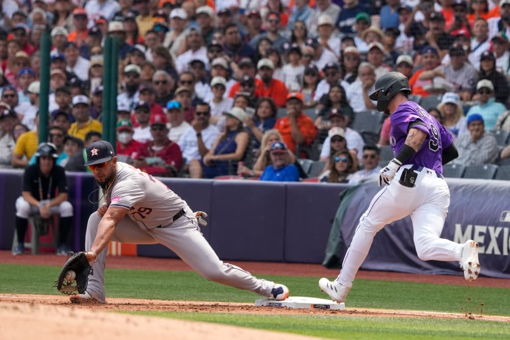 Astros first baseman José Abreu scheduled to rejoin the club Monday in Seattle