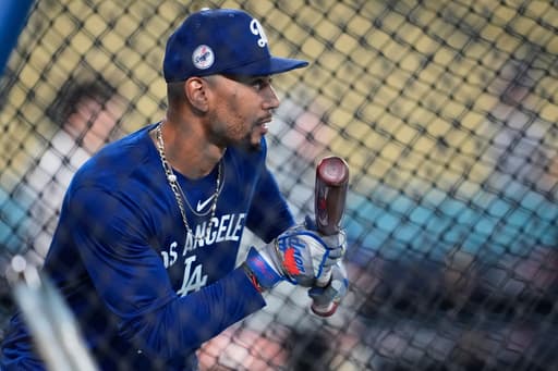 Dodgers’ Mookie Betts wins Roberto Clemente Award for humanitarian work