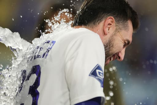 Kyle Tucker’s quiet night turns loud with a walk-off hit for the Dodgers