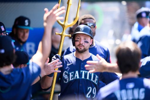 Big Dumper’s big year: Cal Raleigh’s ‘staggering’ season leads an offensive surge by MLB catchers