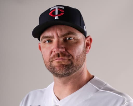 Minnesota Twins release Liam Hendriks from minor league contract