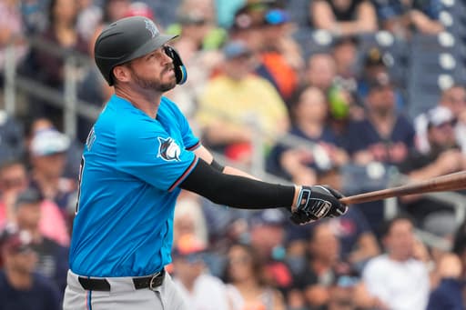 First baseman Trey Mancini opts out of minor league deal with Diamondbacks, becomes free agent