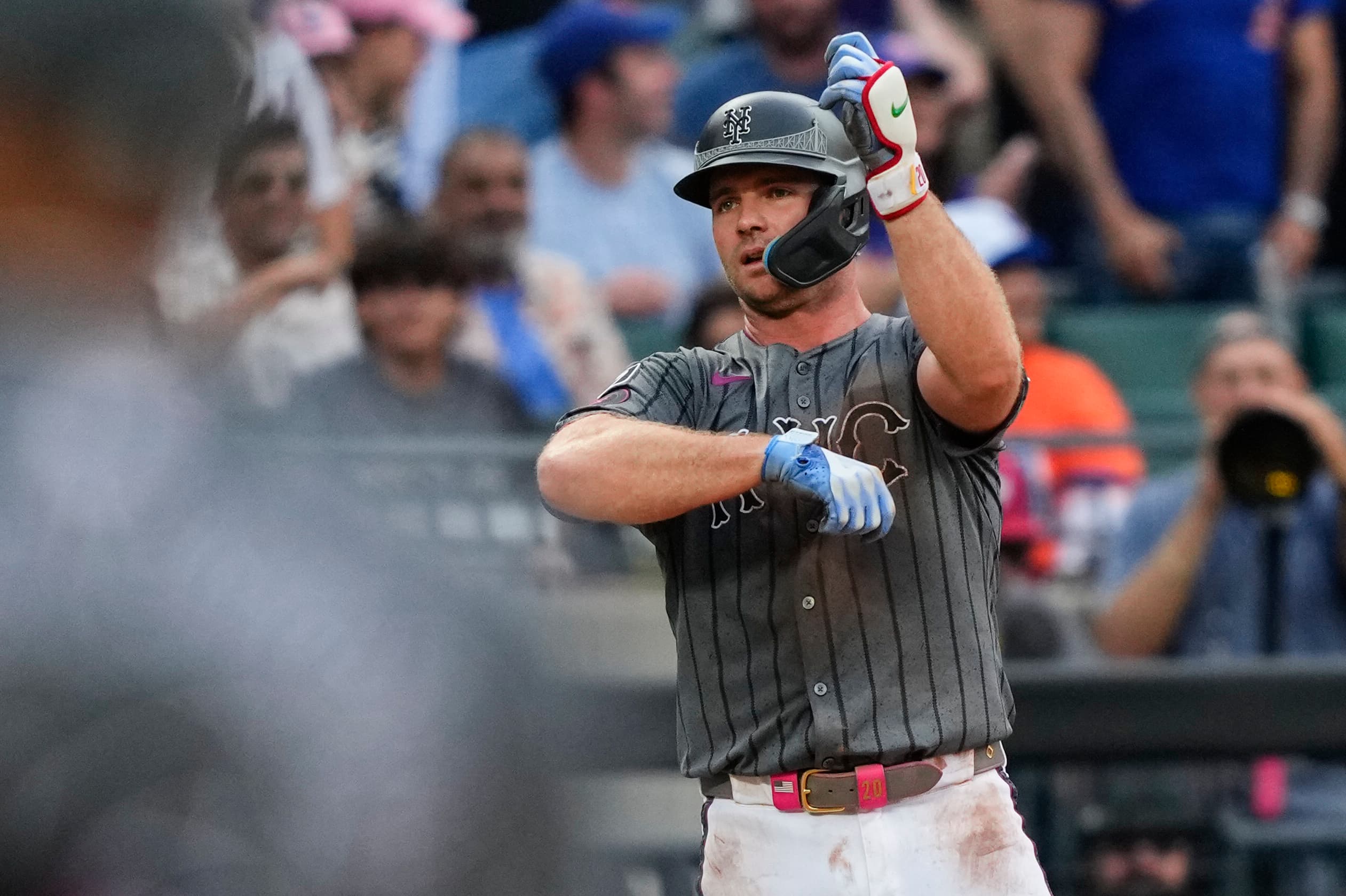 Alonso pulls within 1 homer of Strawberry, but Mets fall to Guardians after comeback bid
