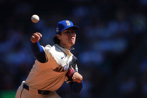 Woo continues to wow Mariners with record streak of pitching 6 innings and few walks